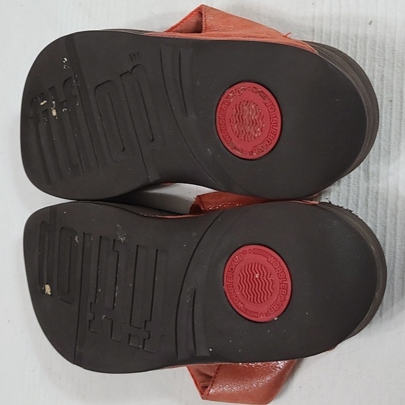 Fit Flops Wobbleboard Womens Flip Flops Sandals Red Shimmery Size 7 GUC READ - Picture 10 of 14